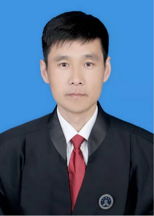 李鑫