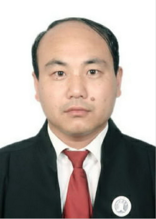 薛朋